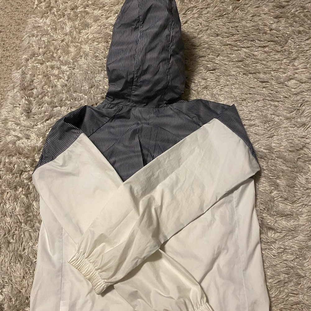 Nike YOUTH XL windbreaker